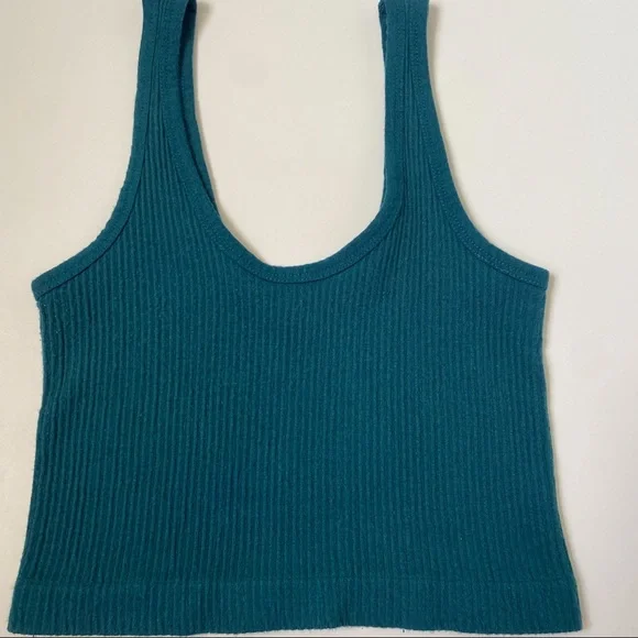 Urban Outfitters Crop Top - Picture 2 of 5